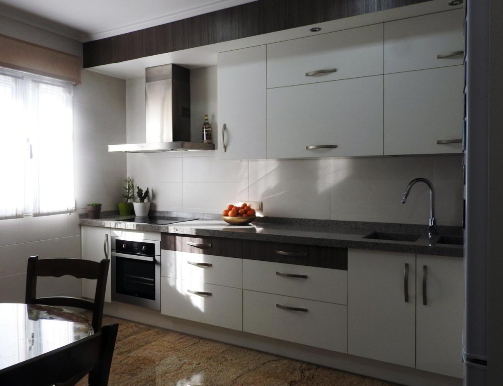 cocina-blanca-y-madera-tarazona-3