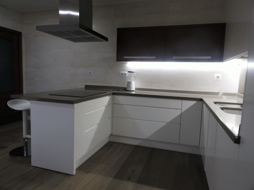 cocina-villagarcia-blanca-y-madera-2