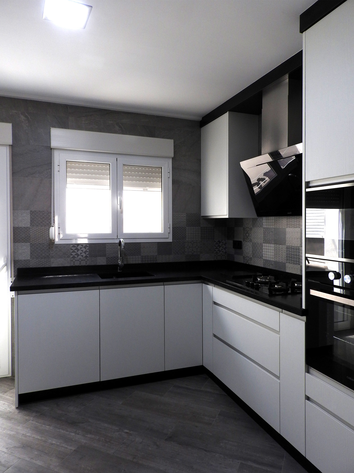 cocina-estratificado-blanco-2